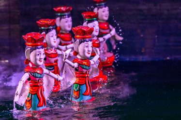water puppet show, spectacle de marionnettes sur l'eau